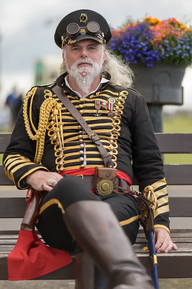 Miliary Steampunk Look