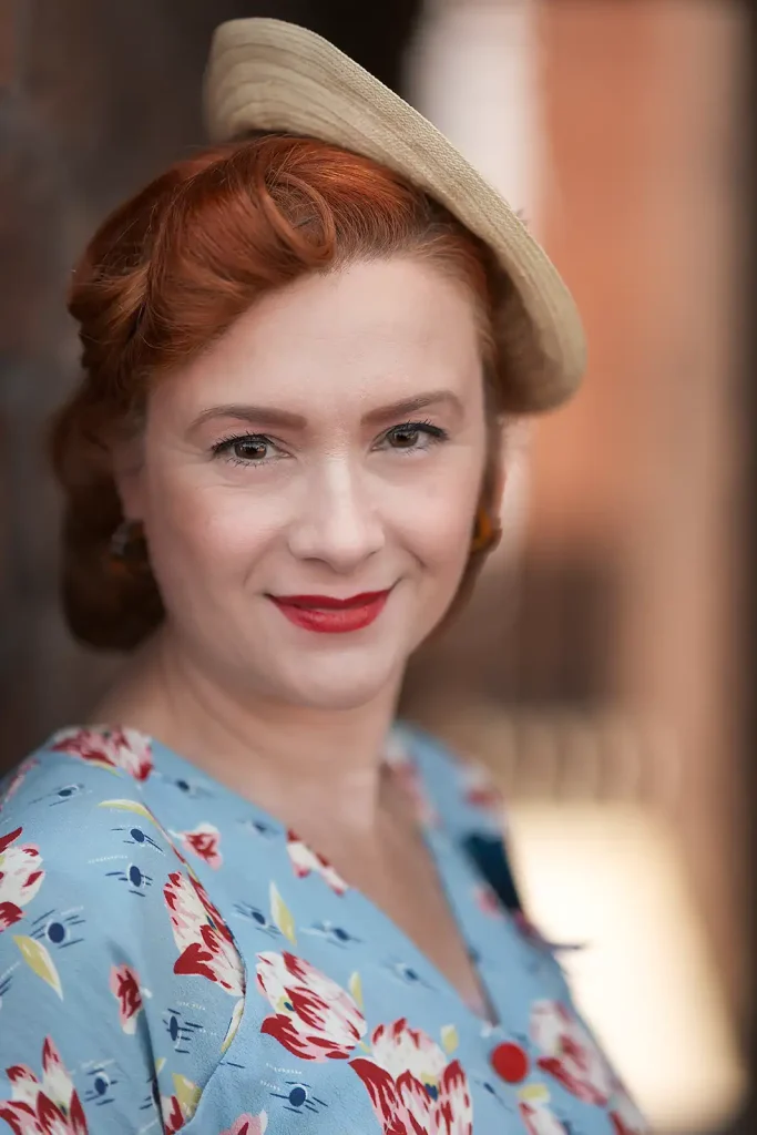 Lara (The Vintage Tourists)